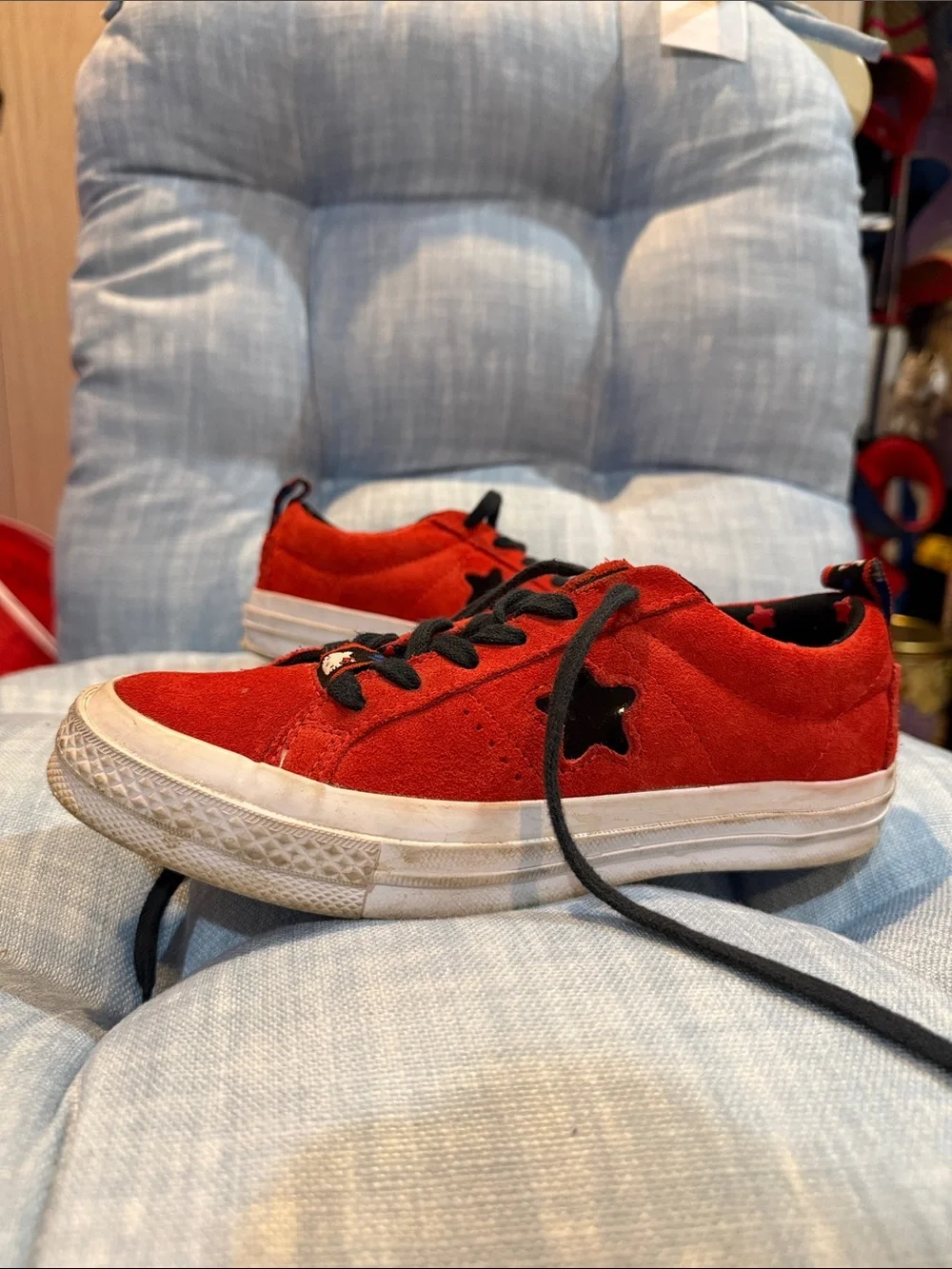 Hello Kitty Converse women’s Red Suede low-Top Sneakers with Black Laces